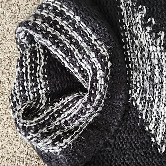 Venus Fringe Sweater - Picture 4 of 8